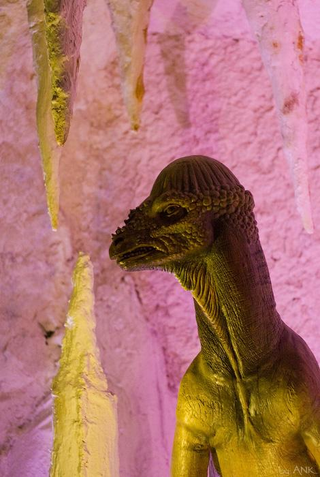 Illustration for article titled Scenes from an underground Russian dinosaur mine